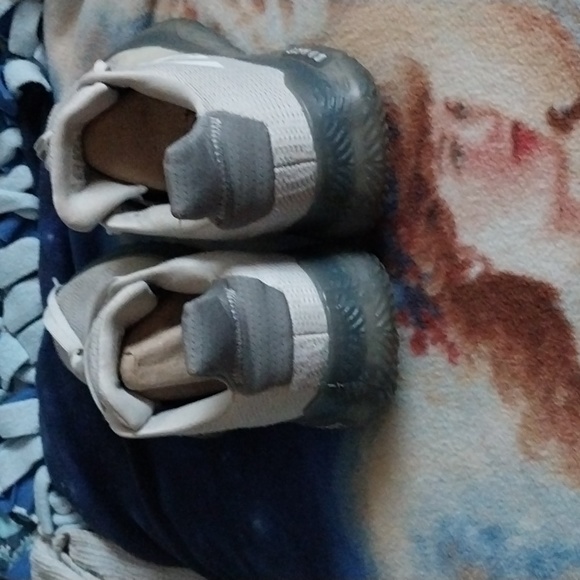 Women's Addidas Boost Sz 8.5 - Picture 5 of 10